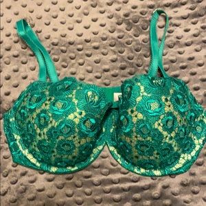 Victoria secret miracle bra